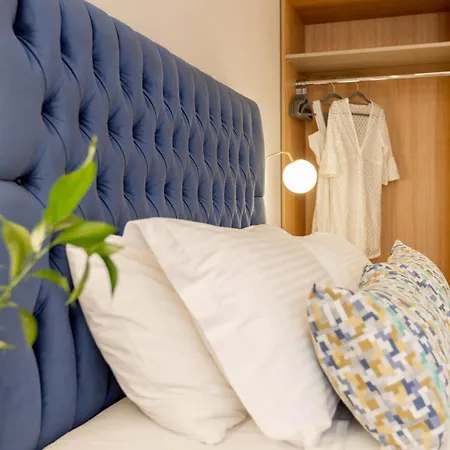 Plaza 1866 Superior Chania (Crete)