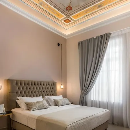 Plaza 1866 Superior Chania (Crete)