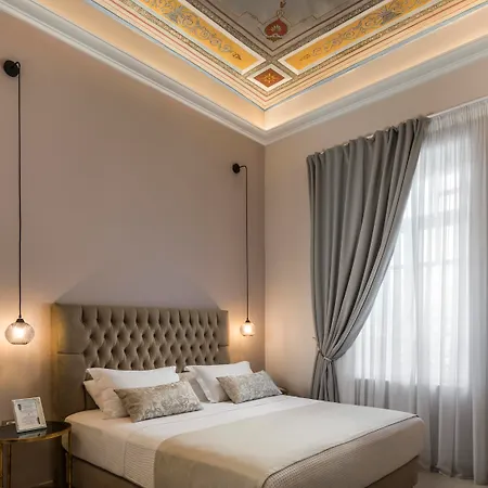 Plaza 1866 Superior Chania (Crete)