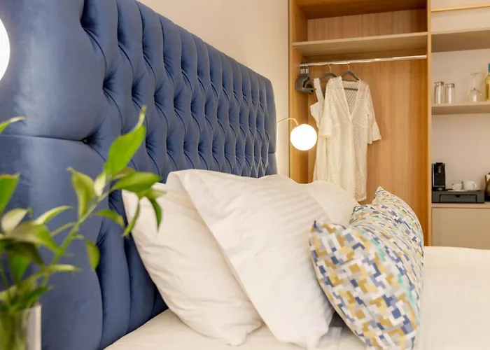 Plaza 1866 Superior Chania (Crete)