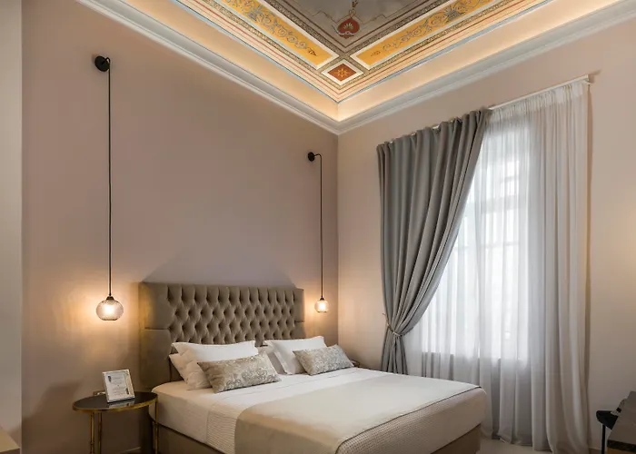 Plaza 1866 Superior Chania (Crete)