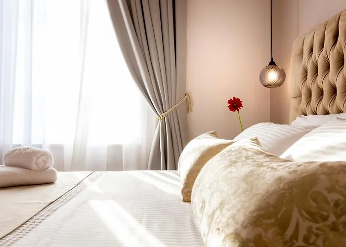 Plaza 1866 Superior Chania (Crete)